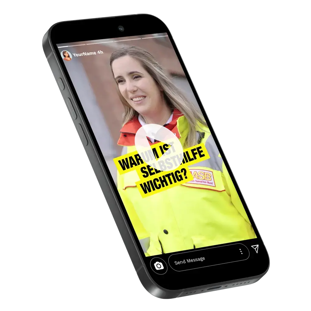Das Bild zeigt ein Smartphone mit einer Videopreview des Interviews mit einem Kampagnengesicht vom ASB.